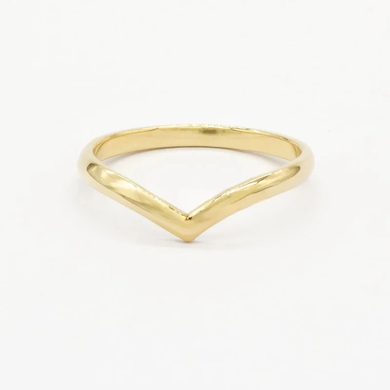 The Chevron Wedding Ring – D Shape
