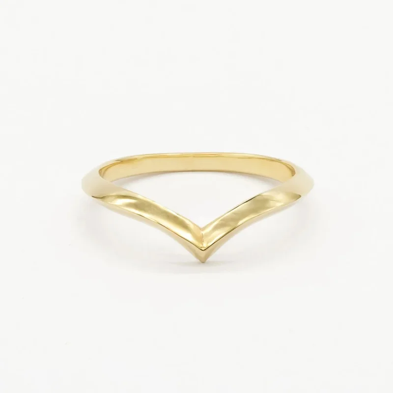 The Chevron Wedding Ring – Knife Edge