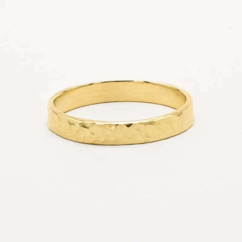 The Dainty Hammered Wedding Ring – Flat