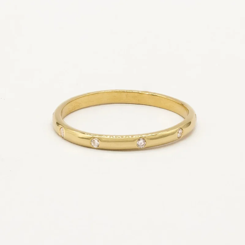 The Delicate Wedding Ring with Diamonds