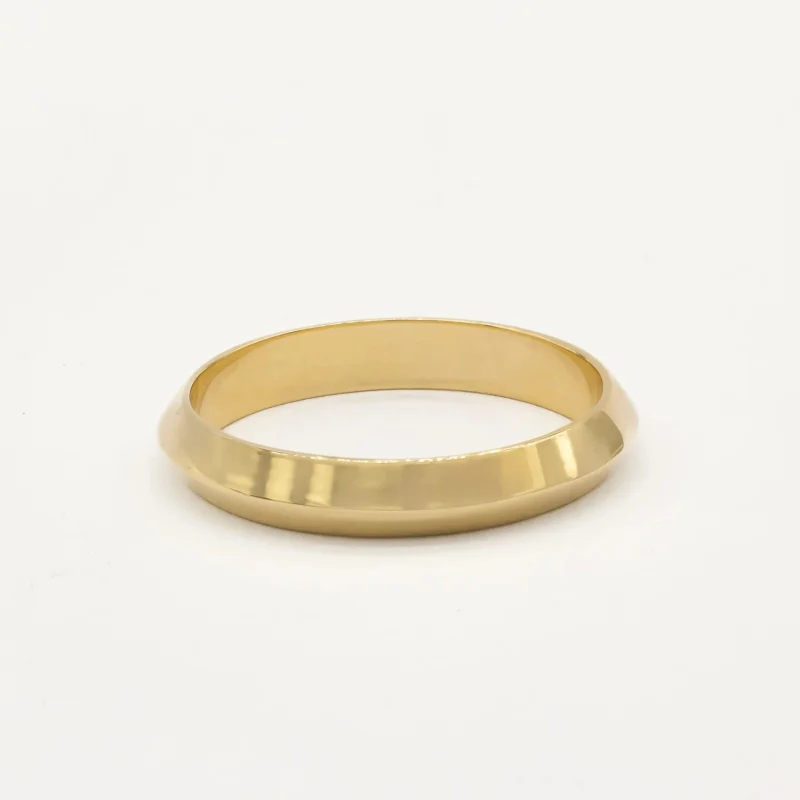 The Knife Edge Wedding Ring