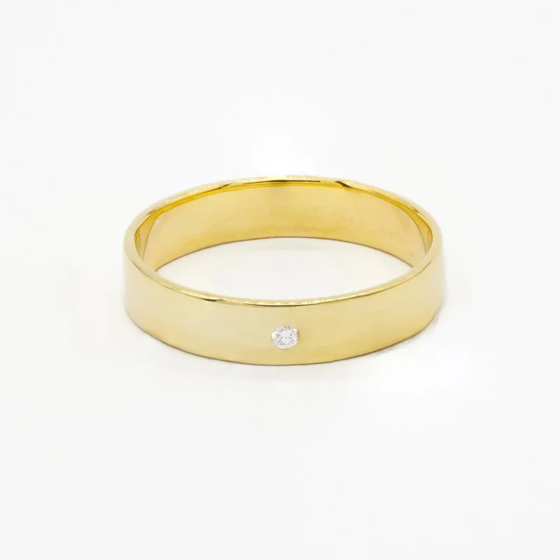 The Single Diamond Wedding Ring