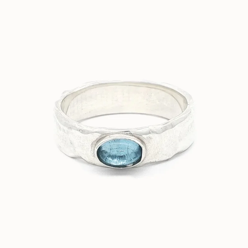 The Gaze Ring