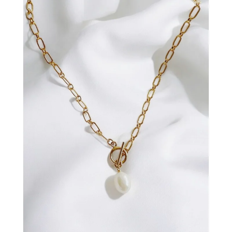 Savannah Toggle Necklace